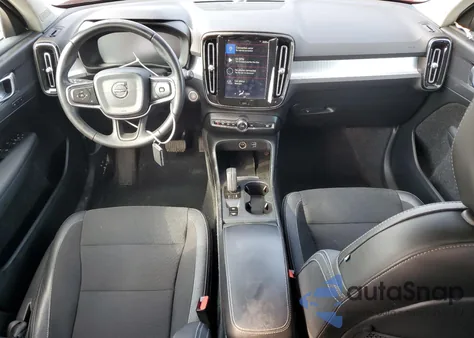 2020 Volvo Xc40 T4 Momentum z USA, uszkodzony, nr VIN YV4AC2HK1L2211114